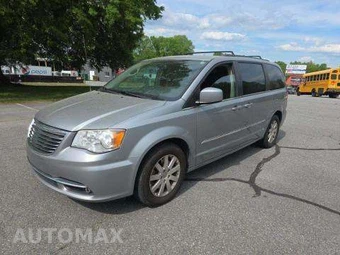 2015 Chrysler Town & Country Touring 121.2" WB
