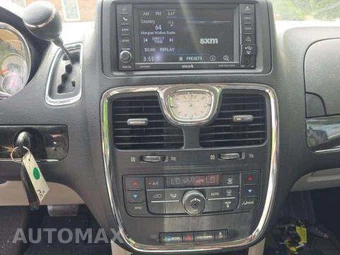 2015 Chrysler Town & Country Touring 121.2" WB – miniatura 10