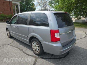 2015 Chrysler Town & Country Touring 121.2" WB – miniatura 2