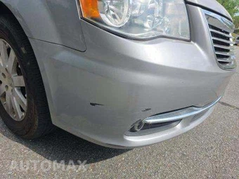 2015 Chrysler Town & Country Touring 121.2" WB – miniatura 23