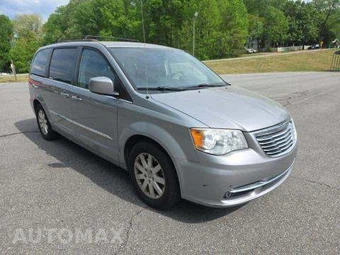 2015 Chrysler Town & Country Touring 121.2" WB – miniatura 4