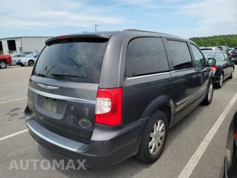 2015 Chrysler Town & Country Touring 121.2" WB - miniatura 4