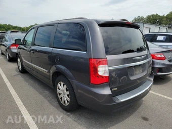 2015 Chrysler Town & Country Touring 121.2" WB - miniatura 6