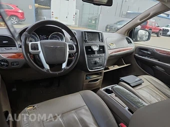 2015 Chrysler Town & Country Touring 121.2" WB – miniatura 14