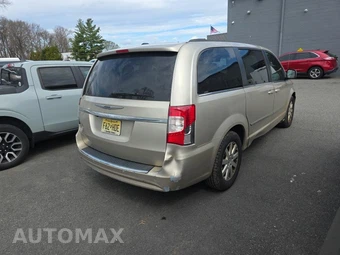 2015 Chrysler Town & Country Touring 121.2" WB – miniatura 4