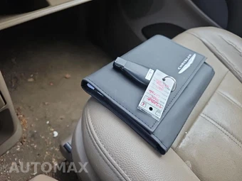 2015 Chrysler Town & Country Touring 121.2" WB – miniatura 40