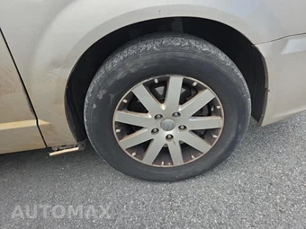 2015 Chrysler Town & Country Touring 121.2" WB – miniatura 9