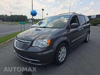 2015 Chrysler Town & Country Touring 121.2" WB