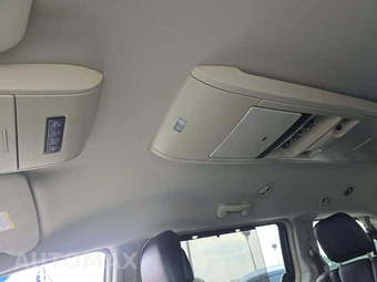 2015 Chrysler Town & Country Touring 121.2" WB - miniatura 11
