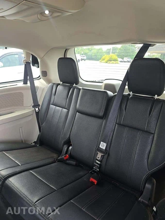 2015 Chrysler Town & Country Touring 121.2" WB - miniatura 14