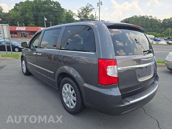 2015 Chrysler Town & Country Touring 121.2" WB - miniatura 2