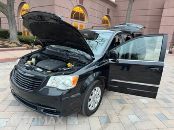 2015 Chrysler Town & Country Touring 121.2" WB - miniatura 10
