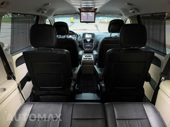 2015 Chrysler Town & Country Touring 121.2" WB - miniatura 18