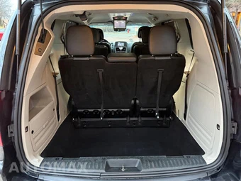 2015 Chrysler Town & Country Touring 121.2" WB - miniatura 19