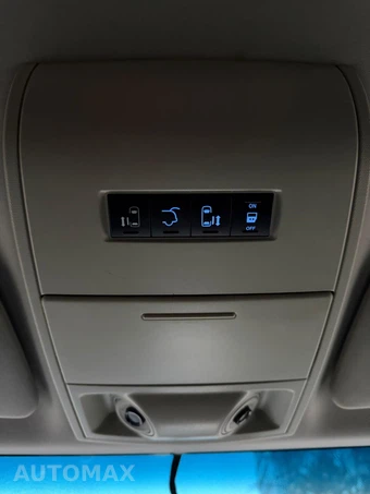 2015 Chrysler Town & Country Touring 121.2" WB - miniatura 27