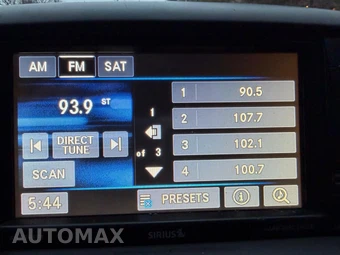 2015 Chrysler Town & Country Touring 121.2" WB - miniatura 29