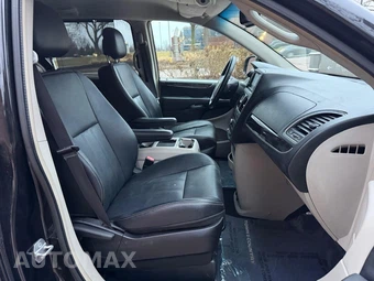 2015 Chrysler Town & Country Touring 121.2" WB - miniatura 32