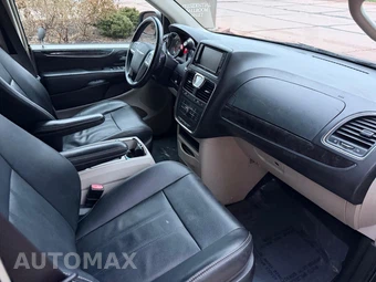 2015 Chrysler Town & Country Touring 121.2" WB - miniatura 33
