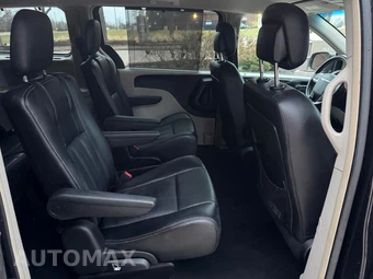 2015 Chrysler Town & Country Touring 121.2" WB - miniatura 36