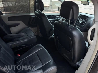2015 Chrysler Town & Country Touring 121.2" WB - miniatura 37