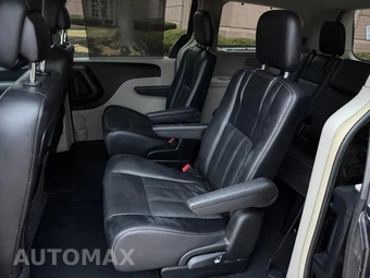 2015 Chrysler Town & Country Touring 121.2" WB - miniatura 38