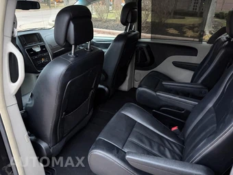 2015 Chrysler Town & Country Touring 121.2" WB - miniatura 39