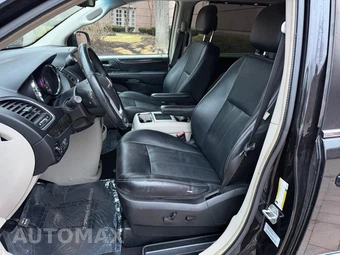 2015 Chrysler Town & Country Touring 121.2" WB - miniatura 40
