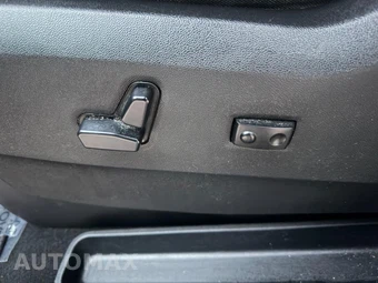 2015 Chrysler Town & Country Touring 121.2" WB - miniatura 43
