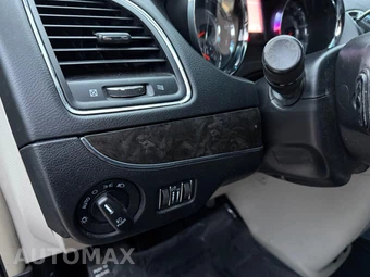 2015 Chrysler Town & Country Touring 121.2" WB - miniatura 44