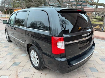 2015 Chrysler Town & Country Touring 121.2" WB - miniatura 6