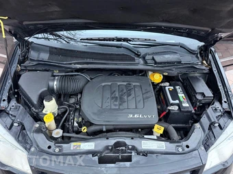 2015 Chrysler Town & Country Touring 121.2" WB - miniatura 60