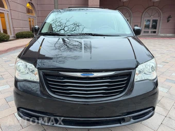 2015 Chrysler Town & Country Touring 121.2" WB - miniatura 7