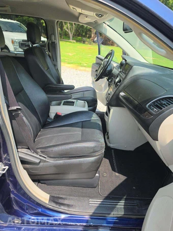 2015 Chrysler Town & Country Touring 121.2" WB - miniatura 16