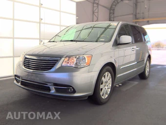 2015 Chrysler Town & Country Touring 121.2" WB