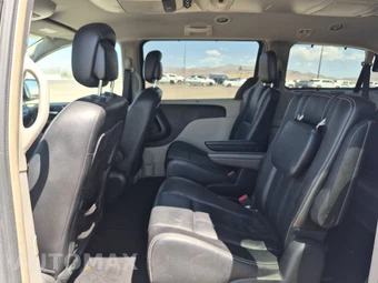 2015 Chrysler Town & Country Touring 121.2" WB - miniatura 13