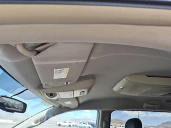 2015 Chrysler Town & Country Touring 121.2" WB - miniatura 18
