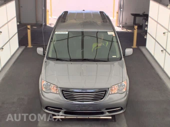 2015 Chrysler Town & Country Touring 121.2" WB - miniatura 2