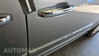 2015 Chrysler Town & Country Touring 121.2" WB - miniatura 21
