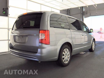 2015 Chrysler Town & Country Touring 121.2" WB - miniatura 4