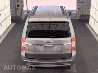 2015 Chrysler Town & Country Touring 121.2" WB - miniatura 5