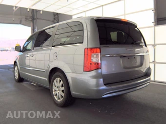 2015 Chrysler Town & Country Touring 121.2" WB - miniatura 6
