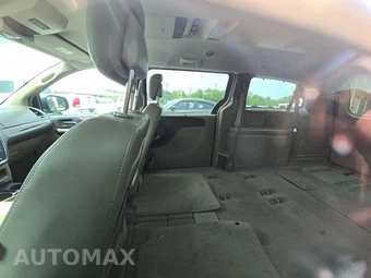 2015 Chrysler Town & Country Touring 121.2" WB - miniatura 13