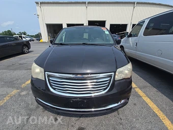2015 Chrysler Town & Country Touring 121.2" WB - miniatura 2