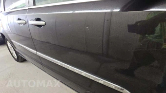 2015 Chrysler Town & Country Touring 121.2" WB - miniatura 23