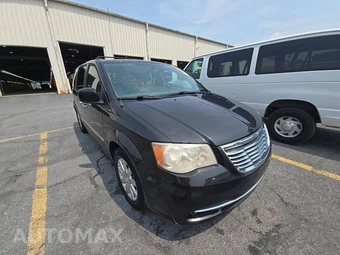 2015 Chrysler Town & Country Touring 121.2" WB - miniatura 3
