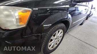2015 Chrysler Town & Country Touring 121.2" WB - miniatura 37