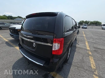 2015 Chrysler Town & Country Touring 121.2" WB - miniatura 4