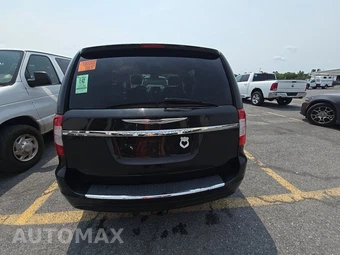 2015 Chrysler Town & Country Touring 121.2" WB - miniatura 5