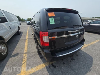 2015 Chrysler Town & Country Touring 121.2" WB - miniatura 6