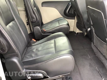 2015 Chrysler Town & Country Touring 121.2" WB - miniatura 27